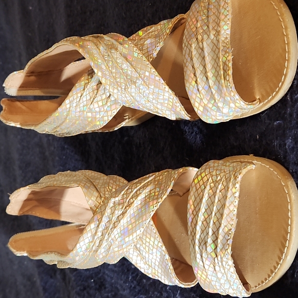 Sandals - Picture 6 of 6